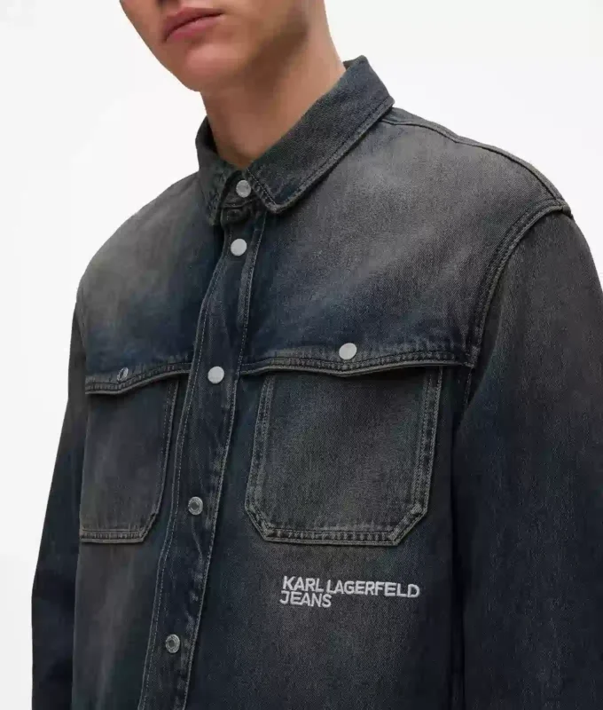 Afslappet denimskjorte