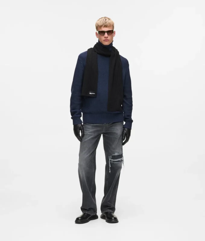 Afslappet rullekravesweater