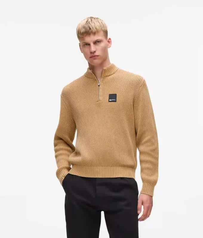 Afslappet sweater med halv lynlås