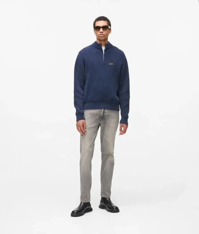 Afslappet sweater med halv lynlås