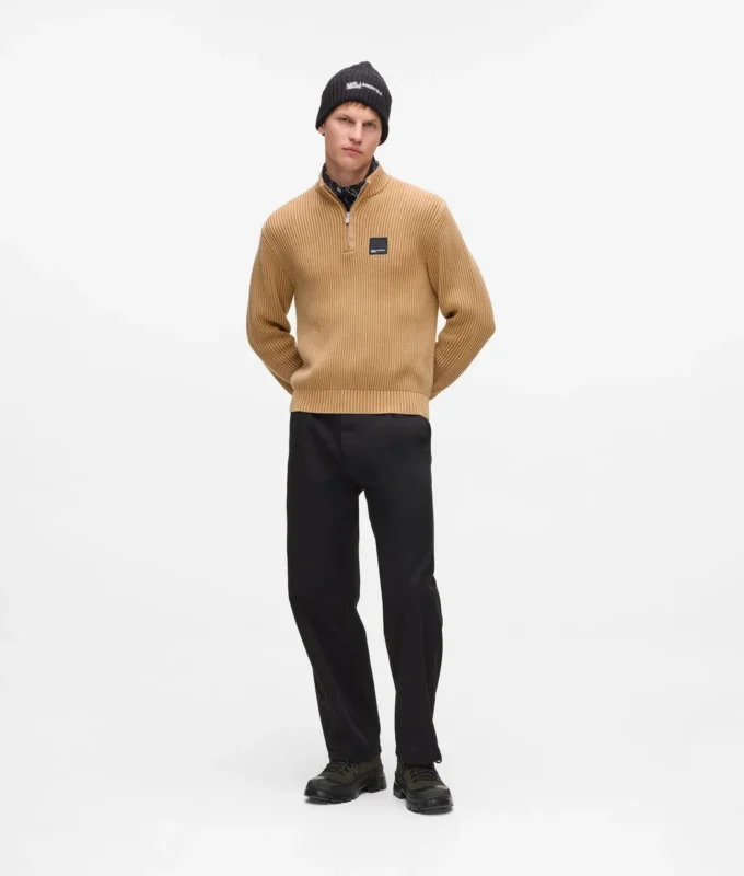 Afslappet sweater med halv lynlås