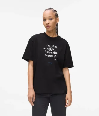 Afslappet T-shirt med Karl-citat