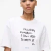 Afslappet T-shirt med Karl-citat