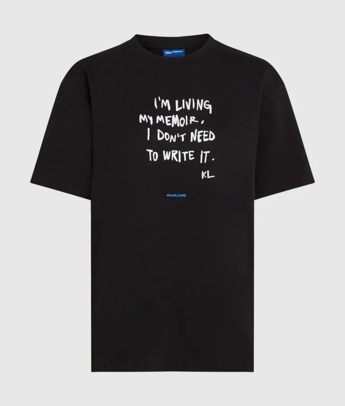 Afslappet T-shirt med Karl-citat