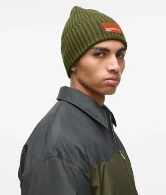 Beanie med logo-patch