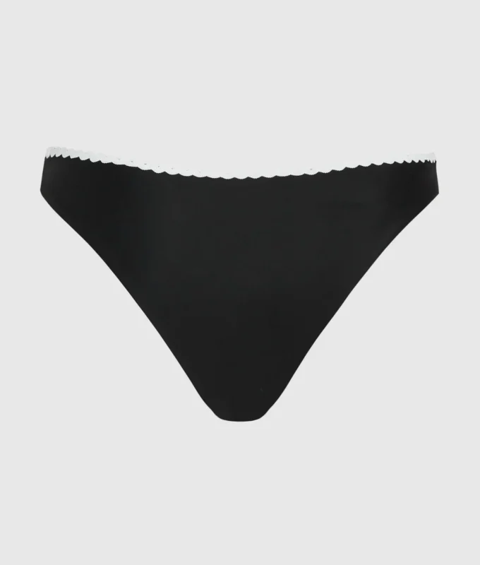 Bikiniunderdel med muslingekant