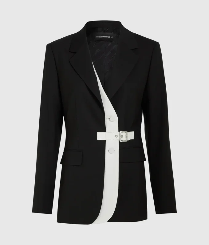 Blazer med bælte og kontrastrevers