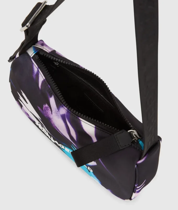 BLOMSTRET NYLON SKULDERTASKE
