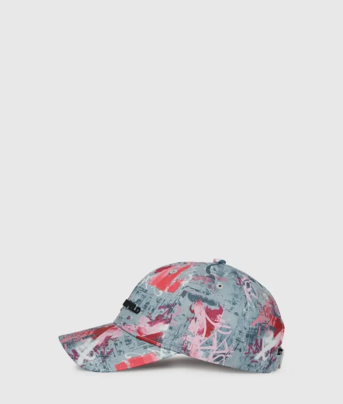 Cap med graffiti-print overalt
