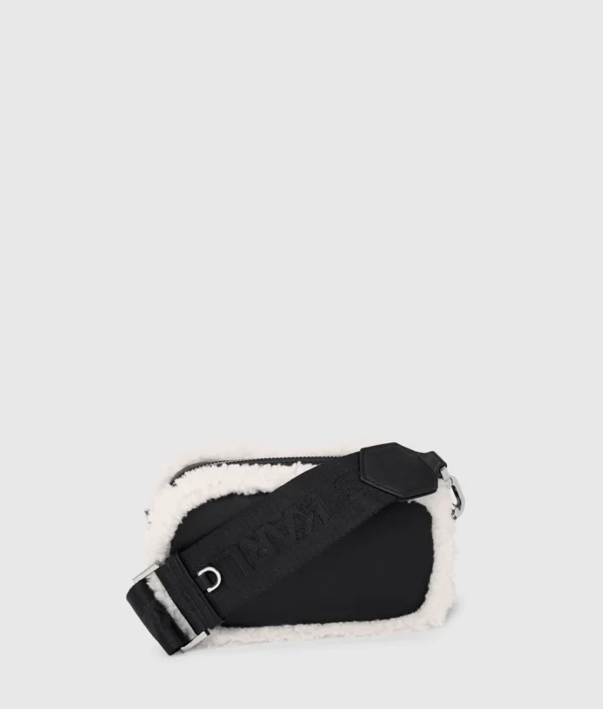 Crossbody-kamerataske i lammeskind