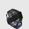Crossbody-taske med graffititryk