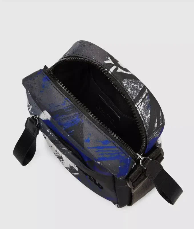 Crossbody-taske med graffititryk