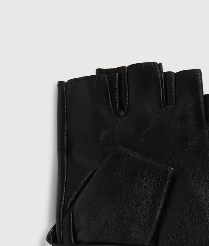 Fingerløse handsker med kravedetaljer