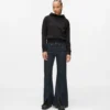 Flared jeans med split-hem
