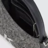 Geo mini crossbody-taske i denim