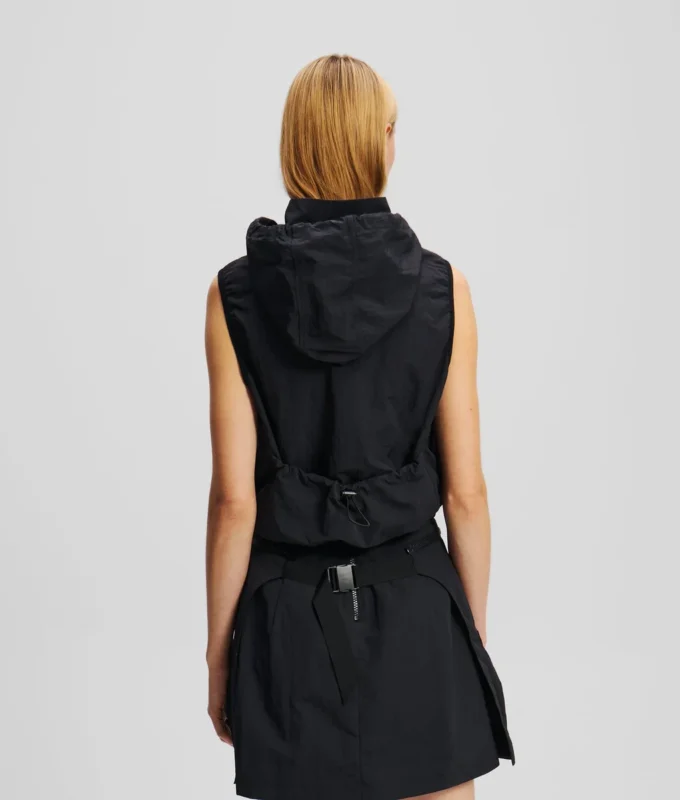 HÆTTET VEST