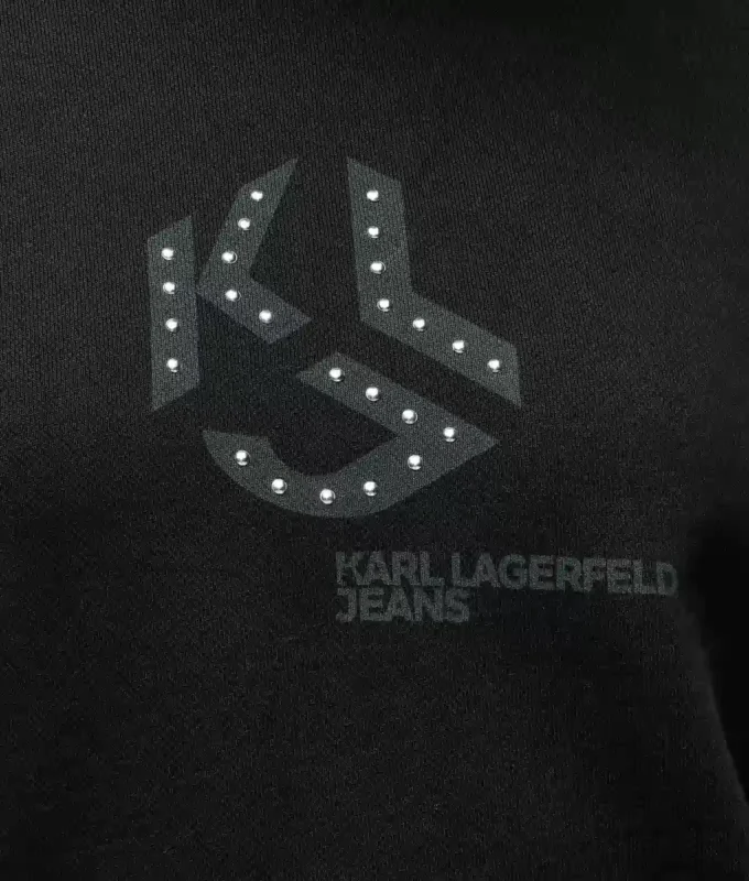 Hættetrøje med monogram og nitter