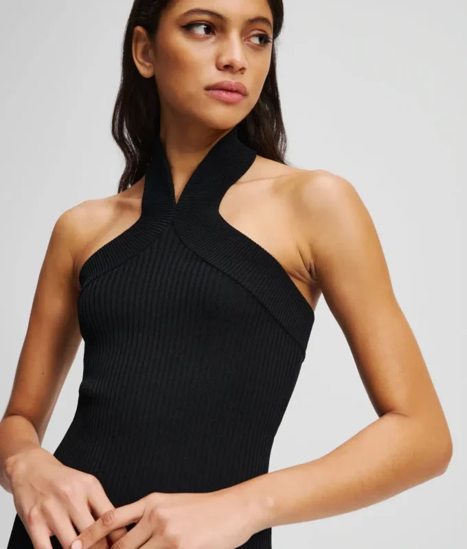 HALTERNECK STRIKKET TOP