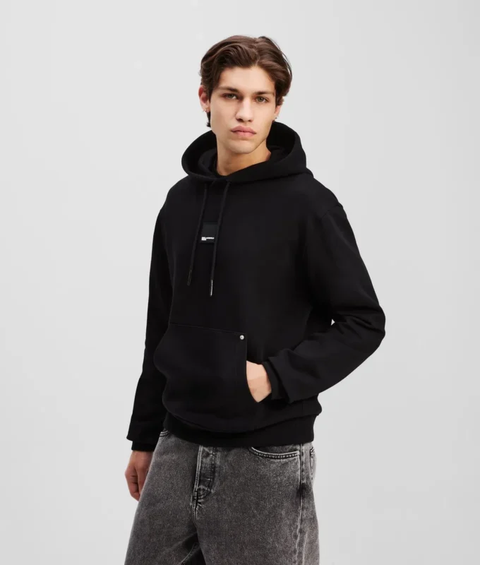 HOODIE MED GRAFIK