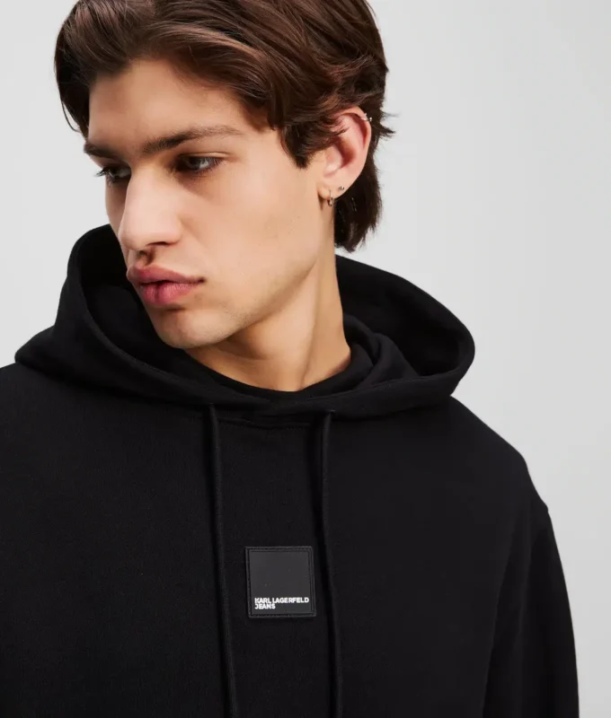 HOODIE MED GRAFIK