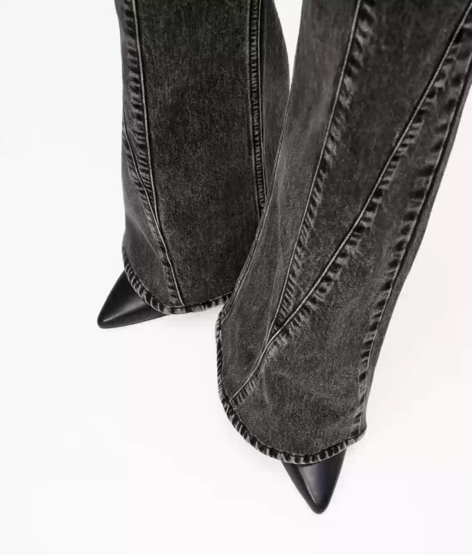 Jeans med høj talje og udvidede ben