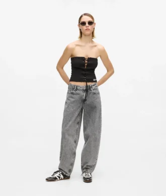 Jeans med mellemhøj talje og tøndeformede ben