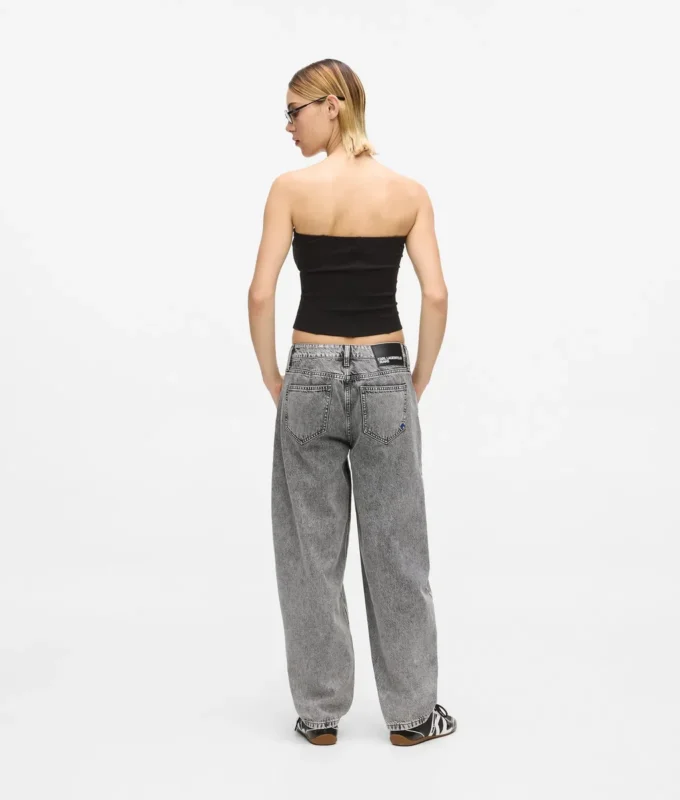 Jeans med mellemhøj talje og tøndeformede ben