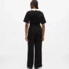 Jumpsuit med karakteristisk krave
