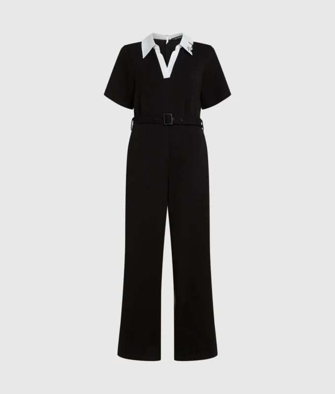 Jumpsuit med karakteristisk krave