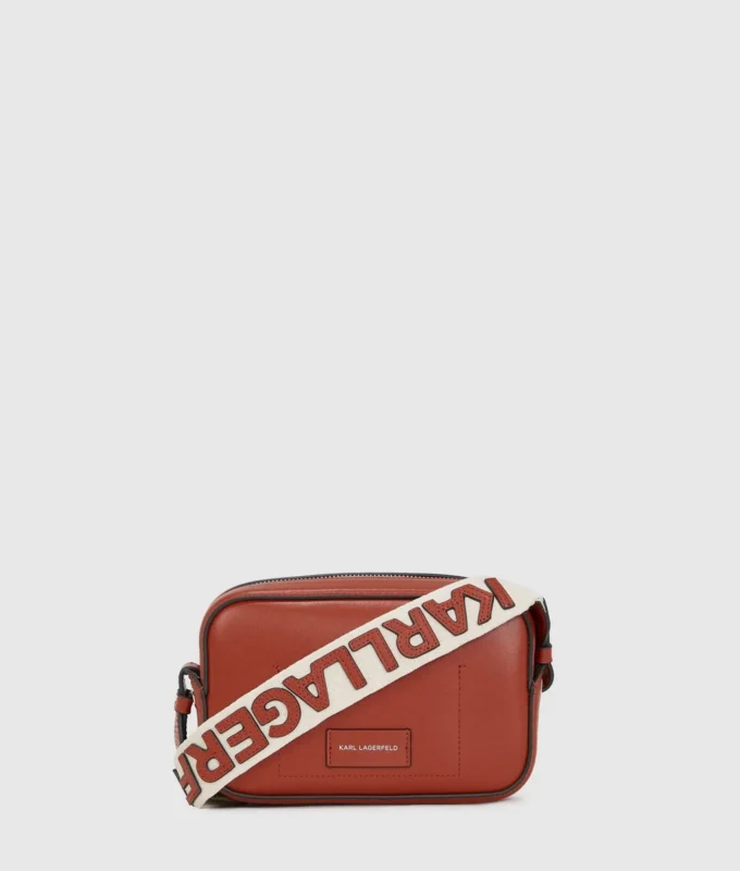 K/CIRCLE PERFORERET CROSSBODY-TASKE