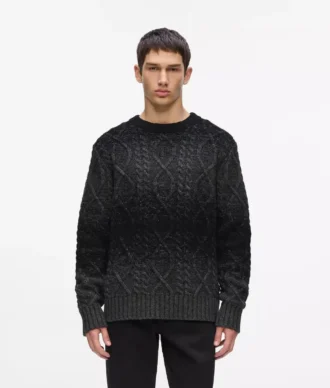 Kabelstrikket sweater