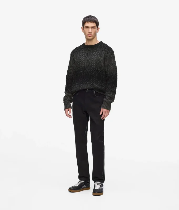 Kabelstrikket sweater