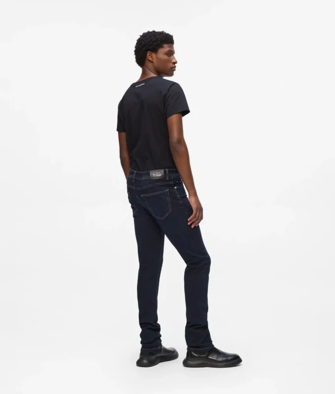 KLASSISKE JEANS
