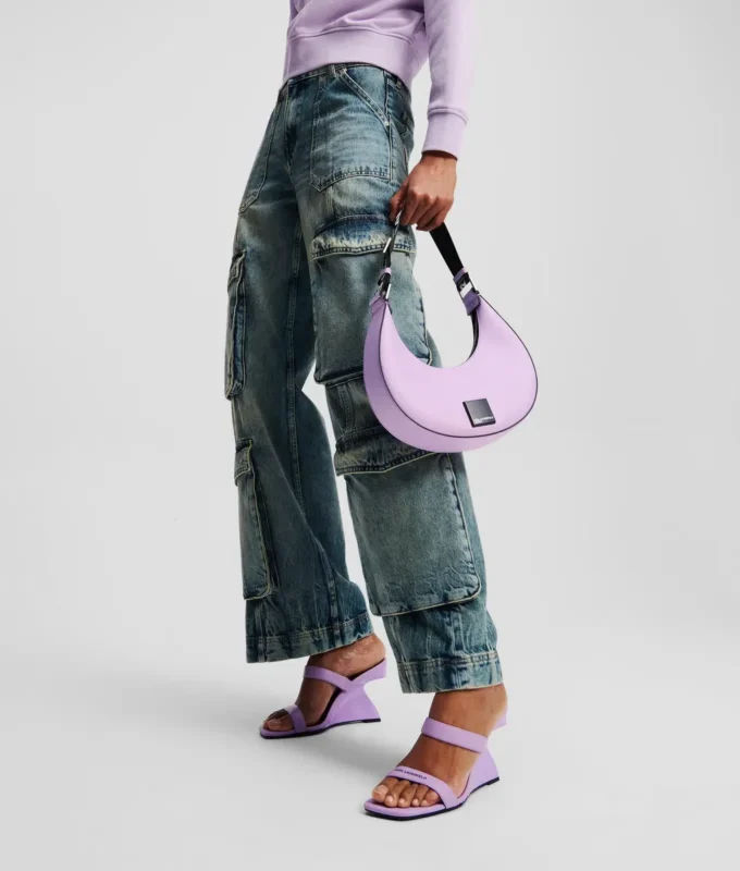 KLJ BOX LOGO HALF-MOON SKULDERTASKE