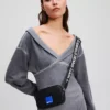 KLJ BOX LOGO MINI CROSSBODY TASKE