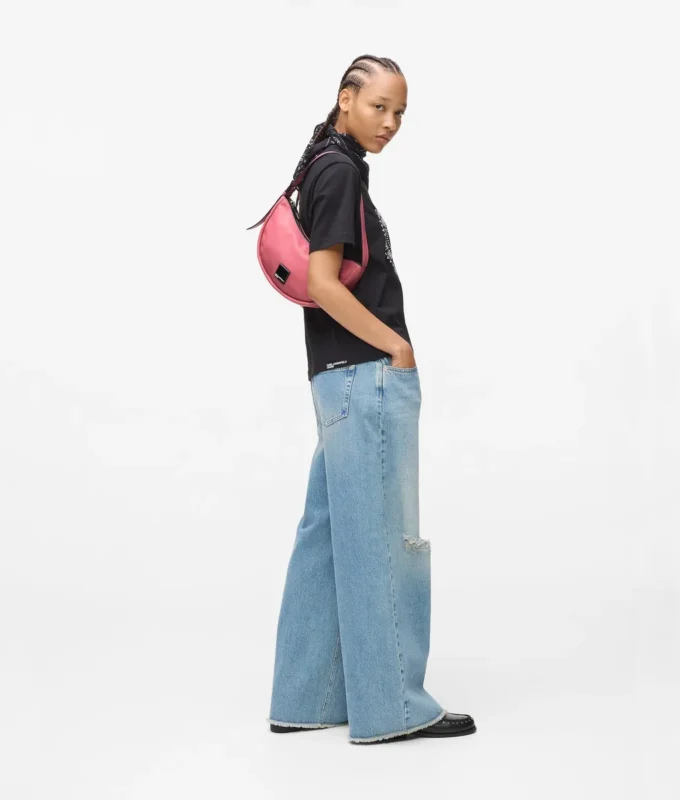 KLJ BOX LOGO SOFT HALF-MOON SKULDERTASKE
