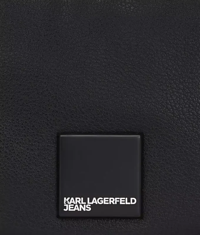 KLJ BOX LOGO SOFT HALF-MOON SKULDERTASKE