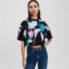 KORT T-SHIRT MED BLOMSTERMØNSTER
