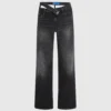 Løstsiddende jeans med udskæring i taljen