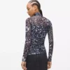 Mesh-top med print overalt