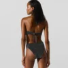 Metallisk bandeau-bikinitop