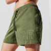 METALLISKE LOGO-SHORTS