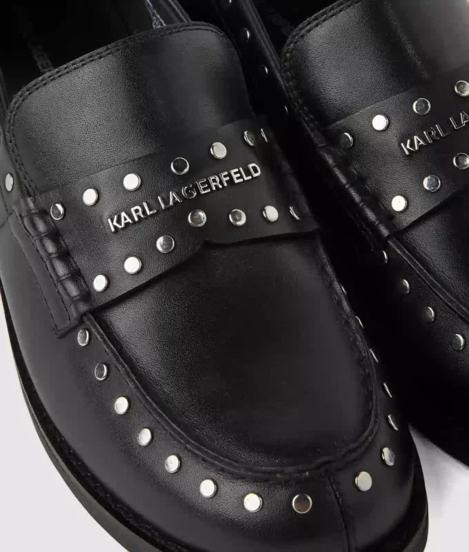 Mia loafers med nitter