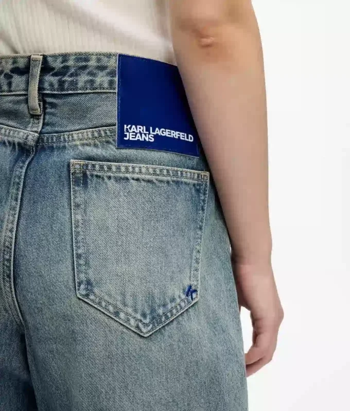 Mid-rise jeans i afslappet pasform