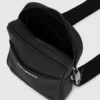 Minimalistisk crossbody-taske med logo