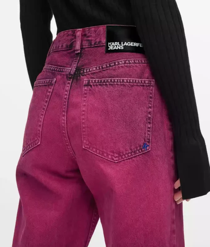 Mom jeans med spraymaling