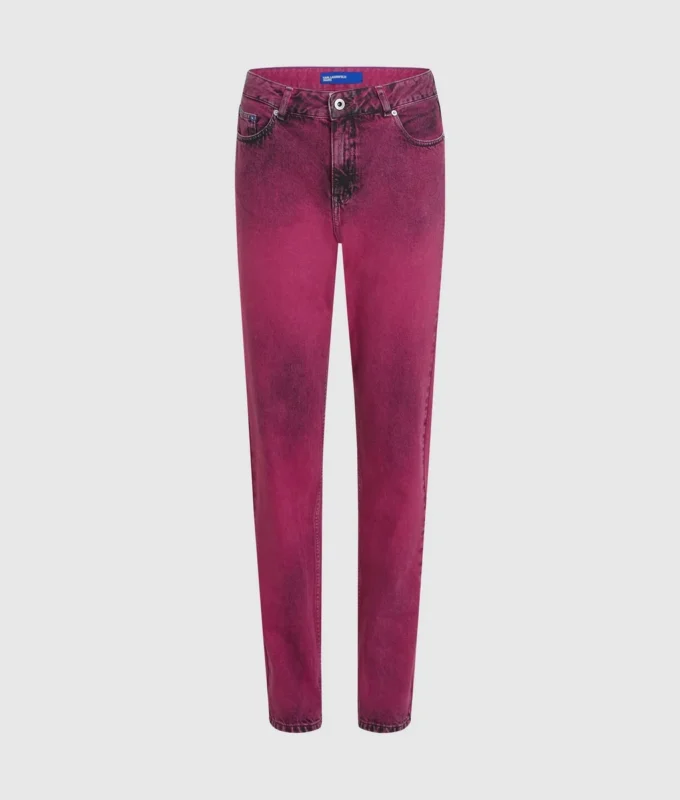 Mom jeans med spraymaling