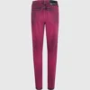 Mom jeans med spraymaling