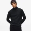 Monogram-pin-rullekravesweater
