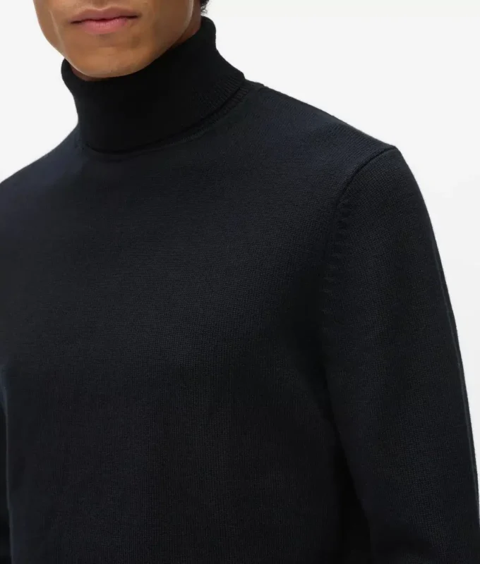 Monogram-pin-rullekravesweater